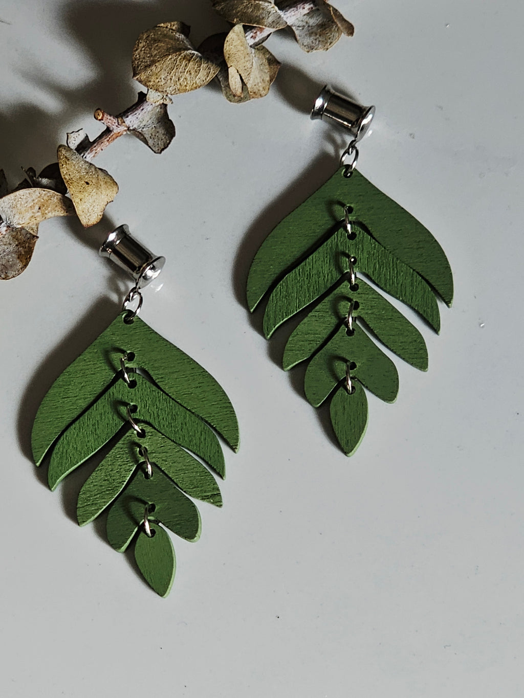 Large leaf dangle gauges