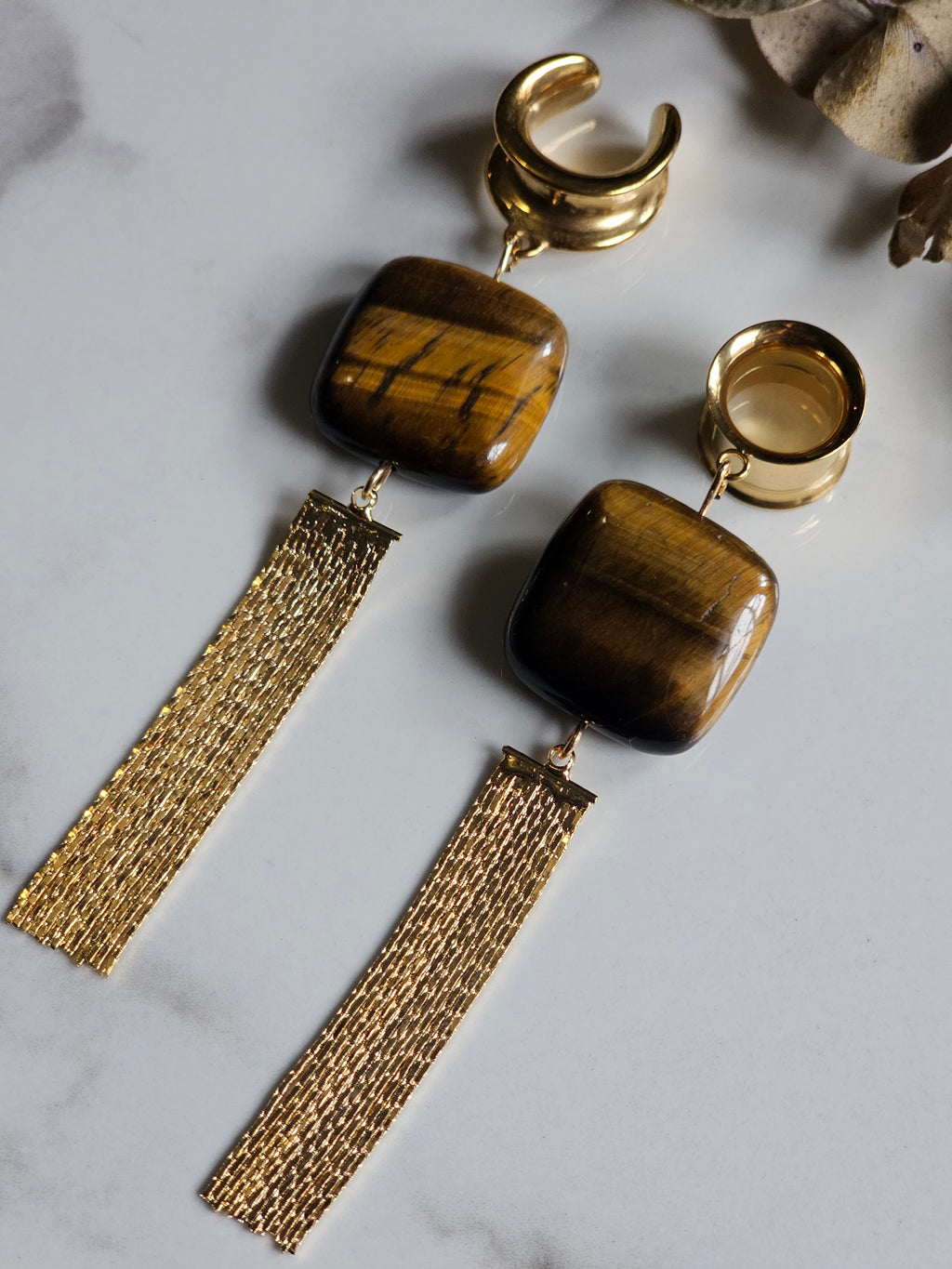 Tiger eye dangle gauges