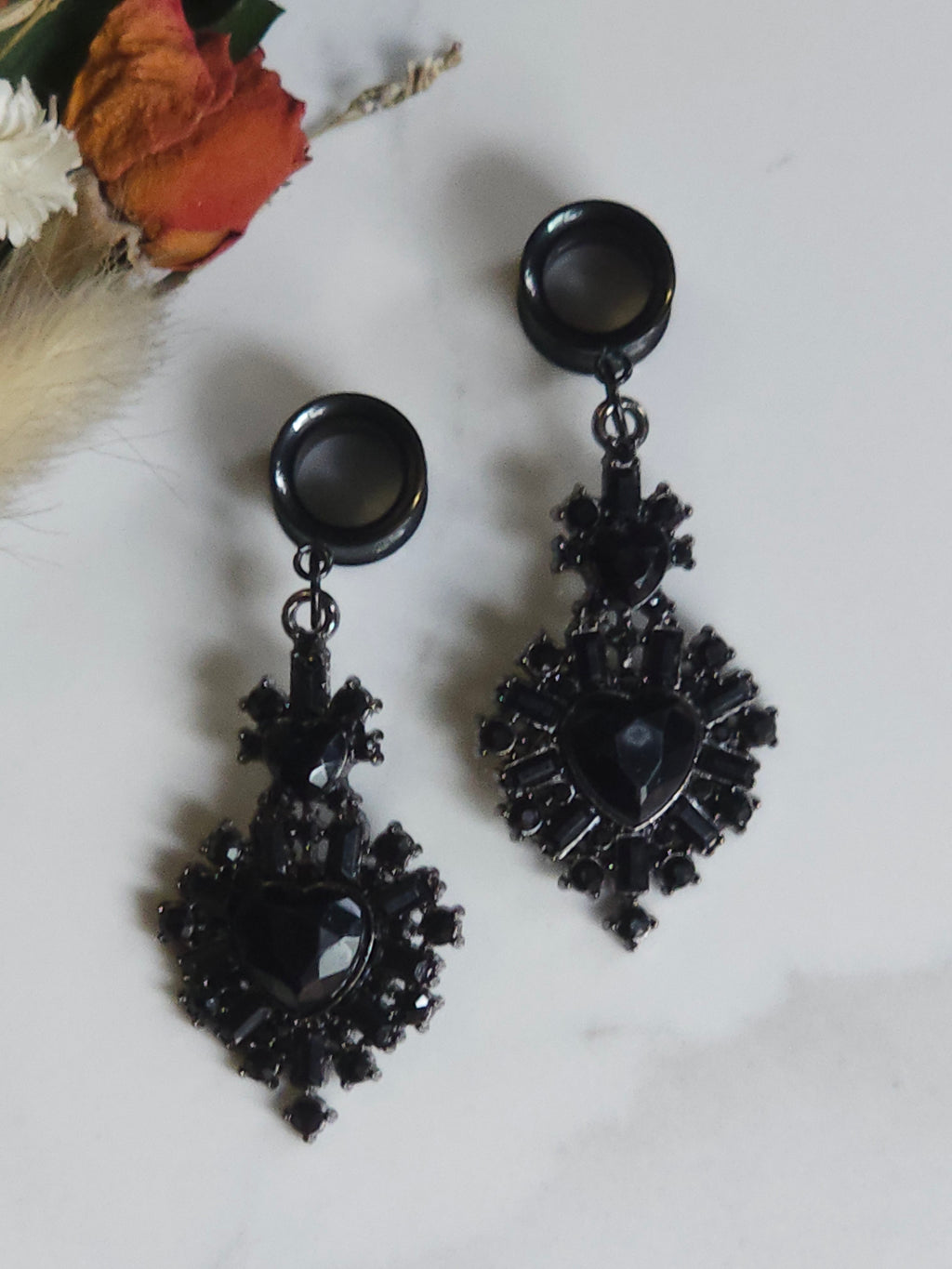 Beautiful black heart dangle gauges