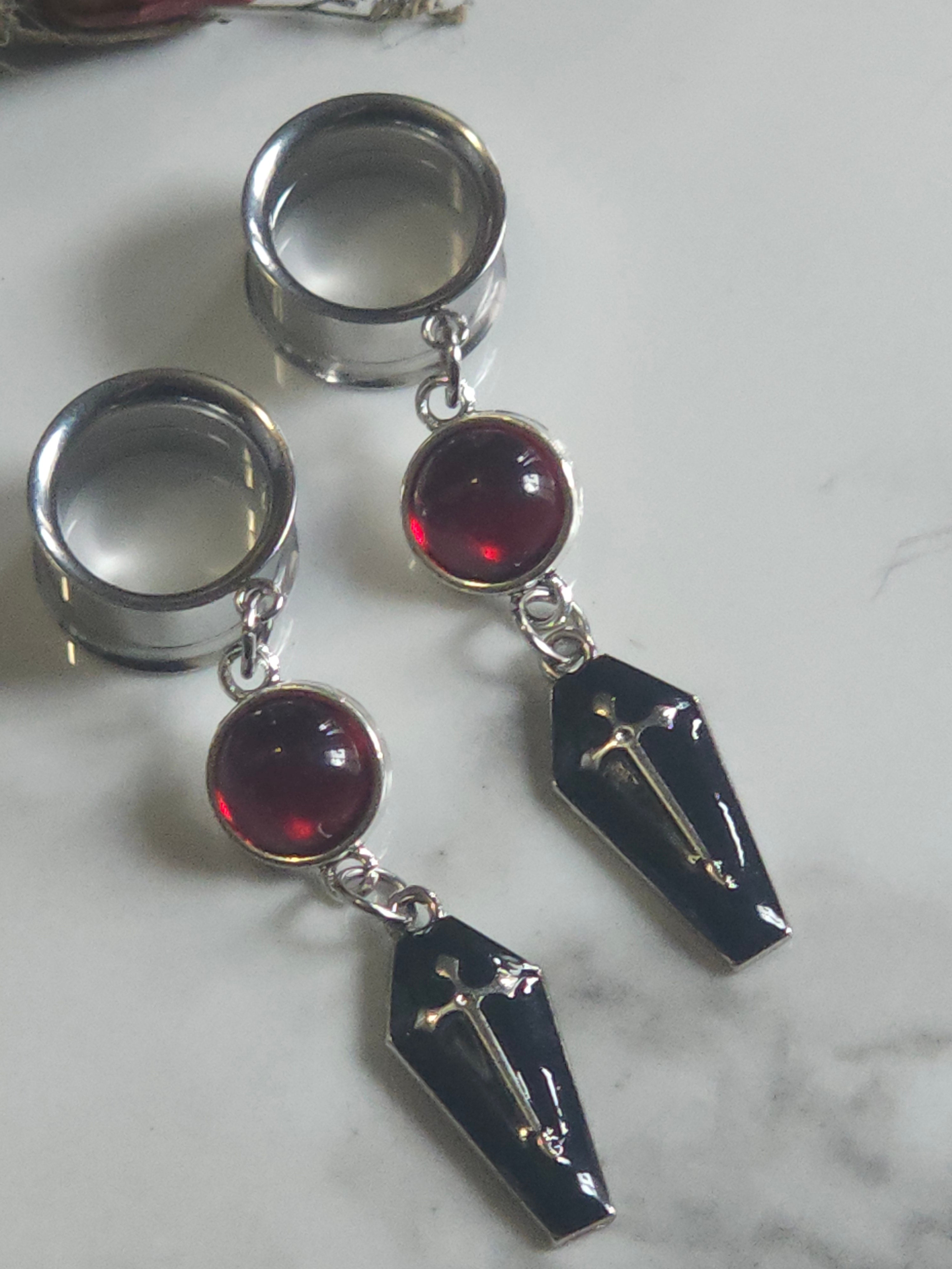 Coffin dangle gauges