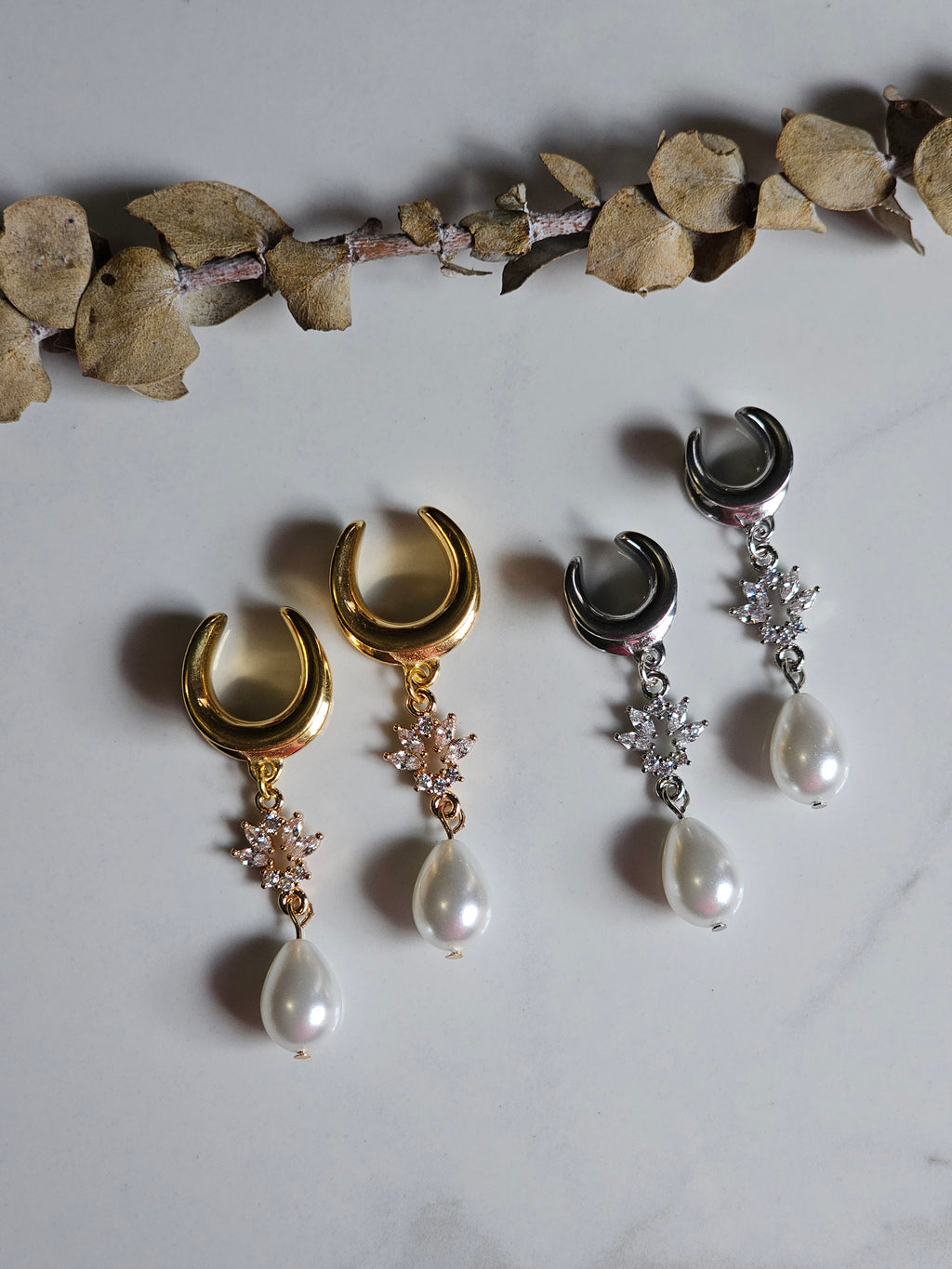 Mallorca Pearl dangle saddles