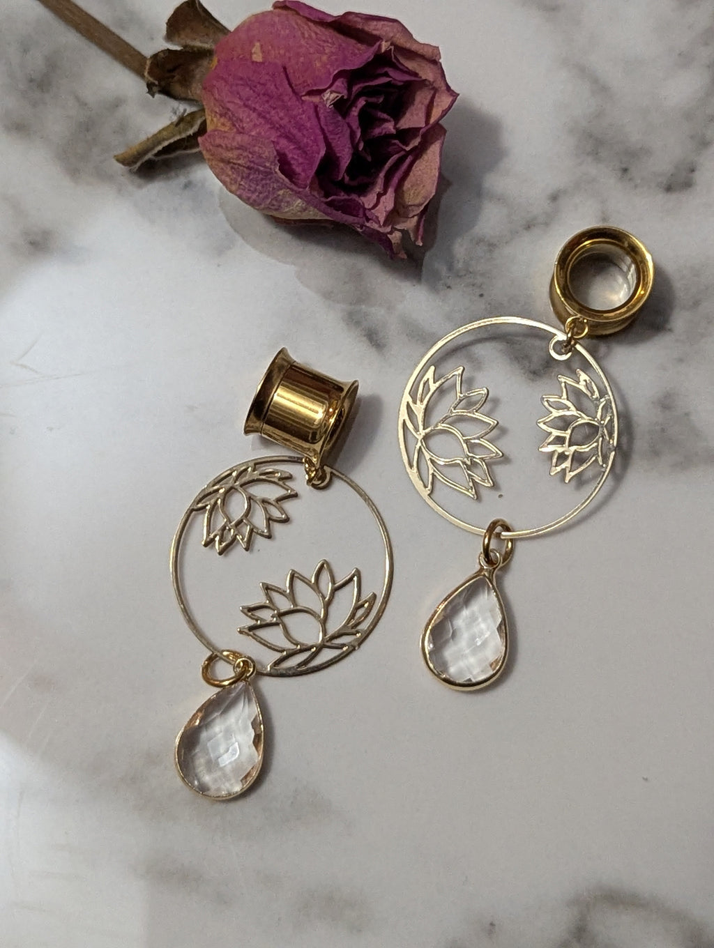 Lotus flower dangle gauges