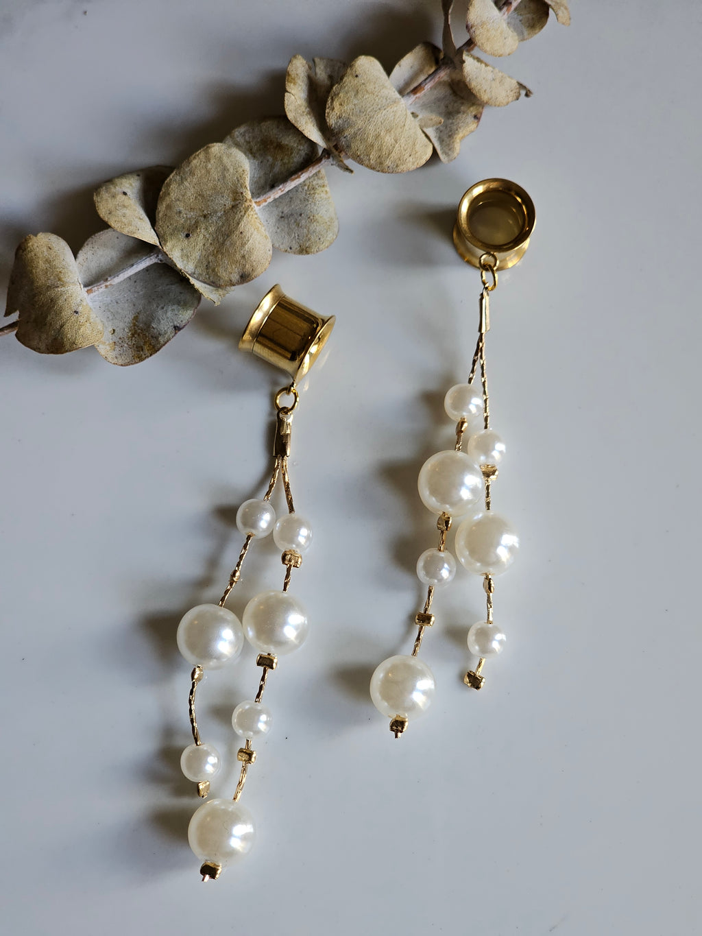 Faux pearl dangle gauges