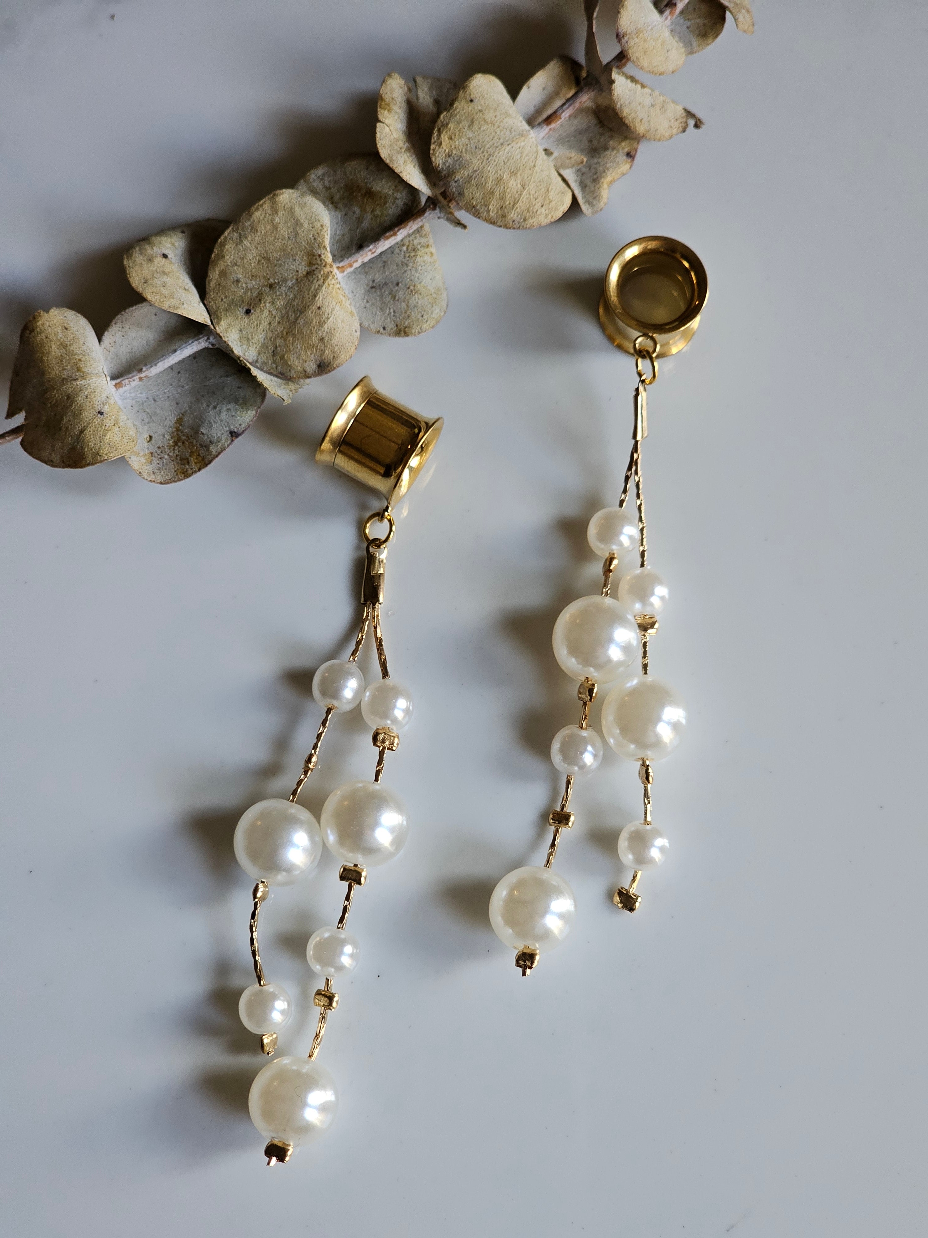 Faux pearl dangle gauges