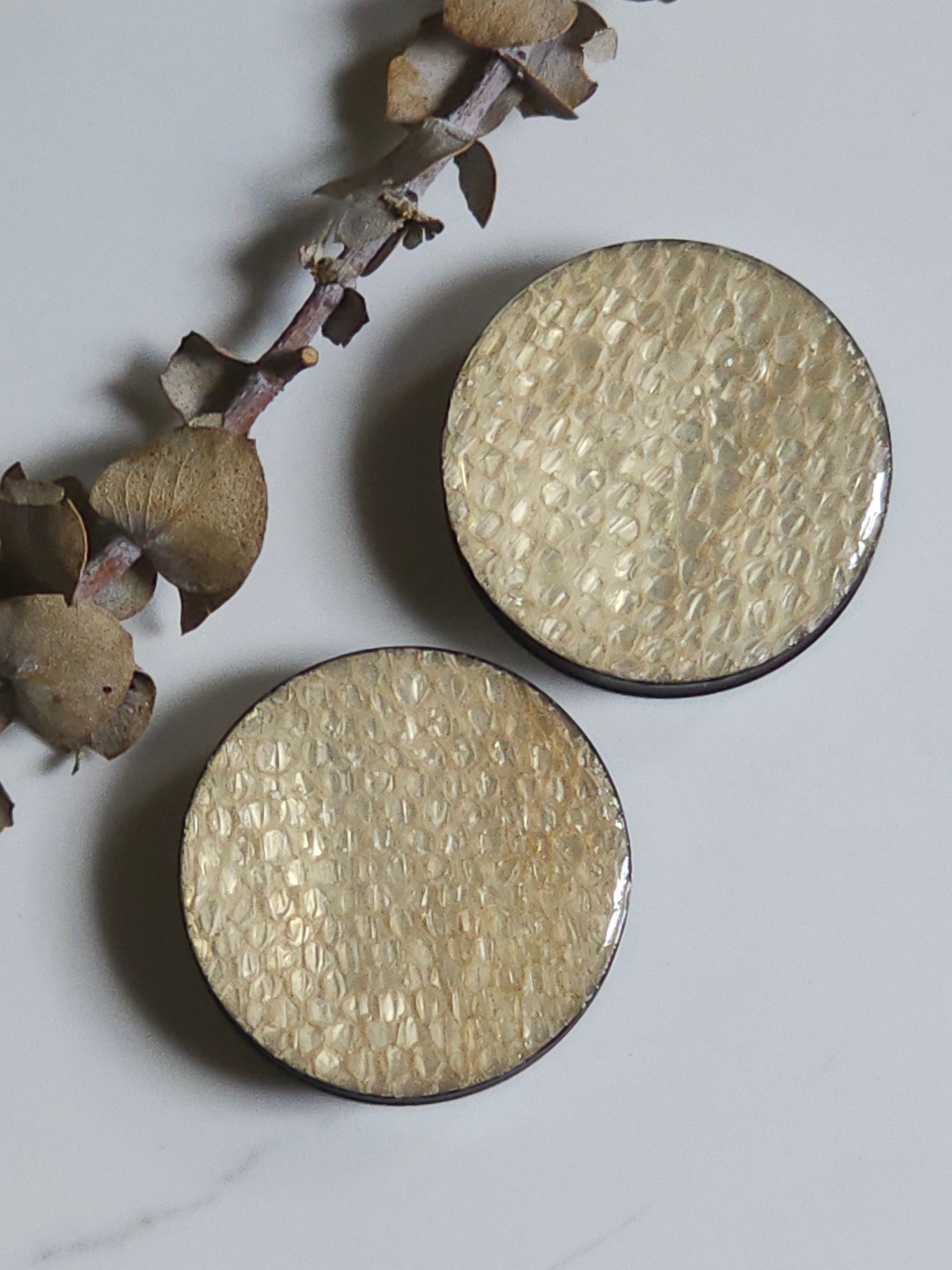 Snake skin gauges