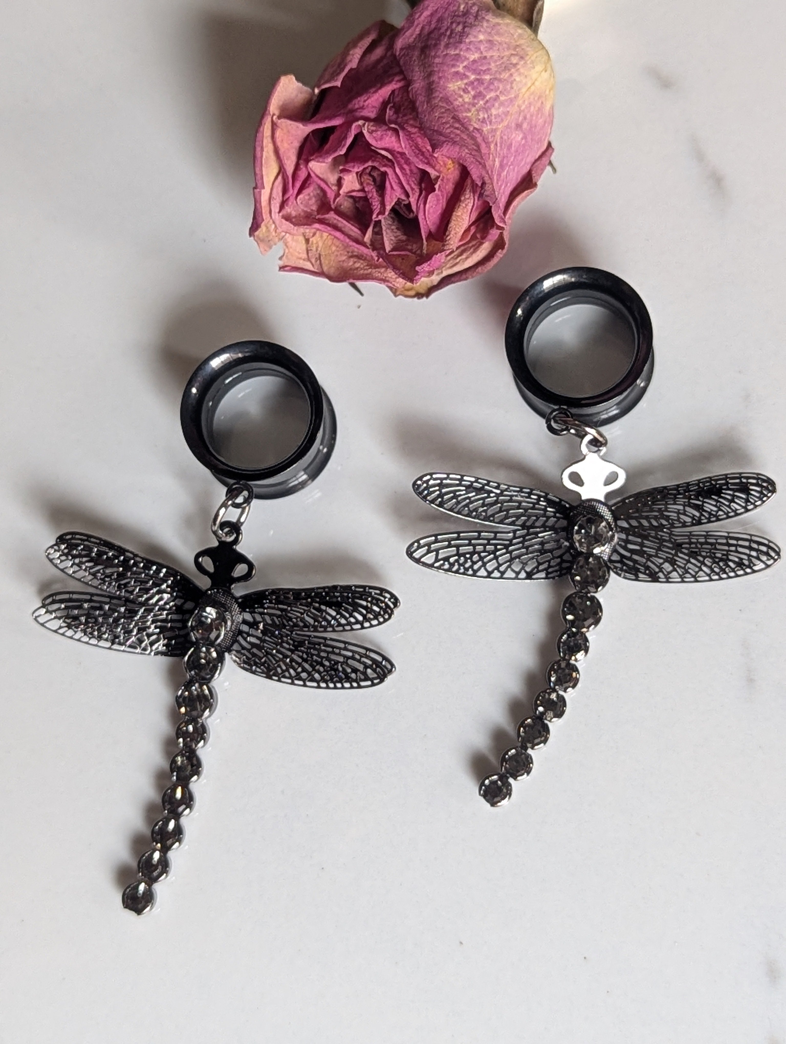 Dragonfly dangle gauges