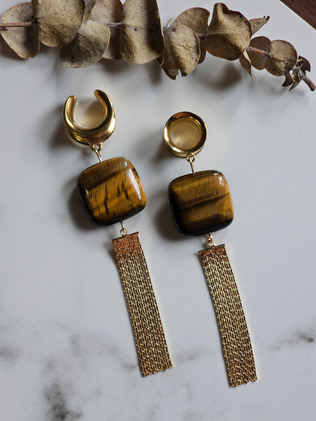 Tiger eye dangle gauges
