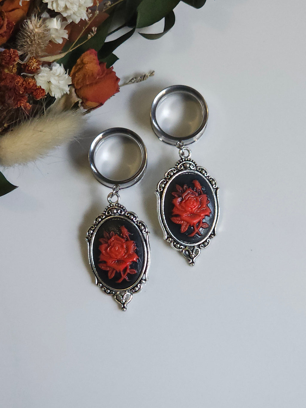 Red Rose Cameo dangle gauges
