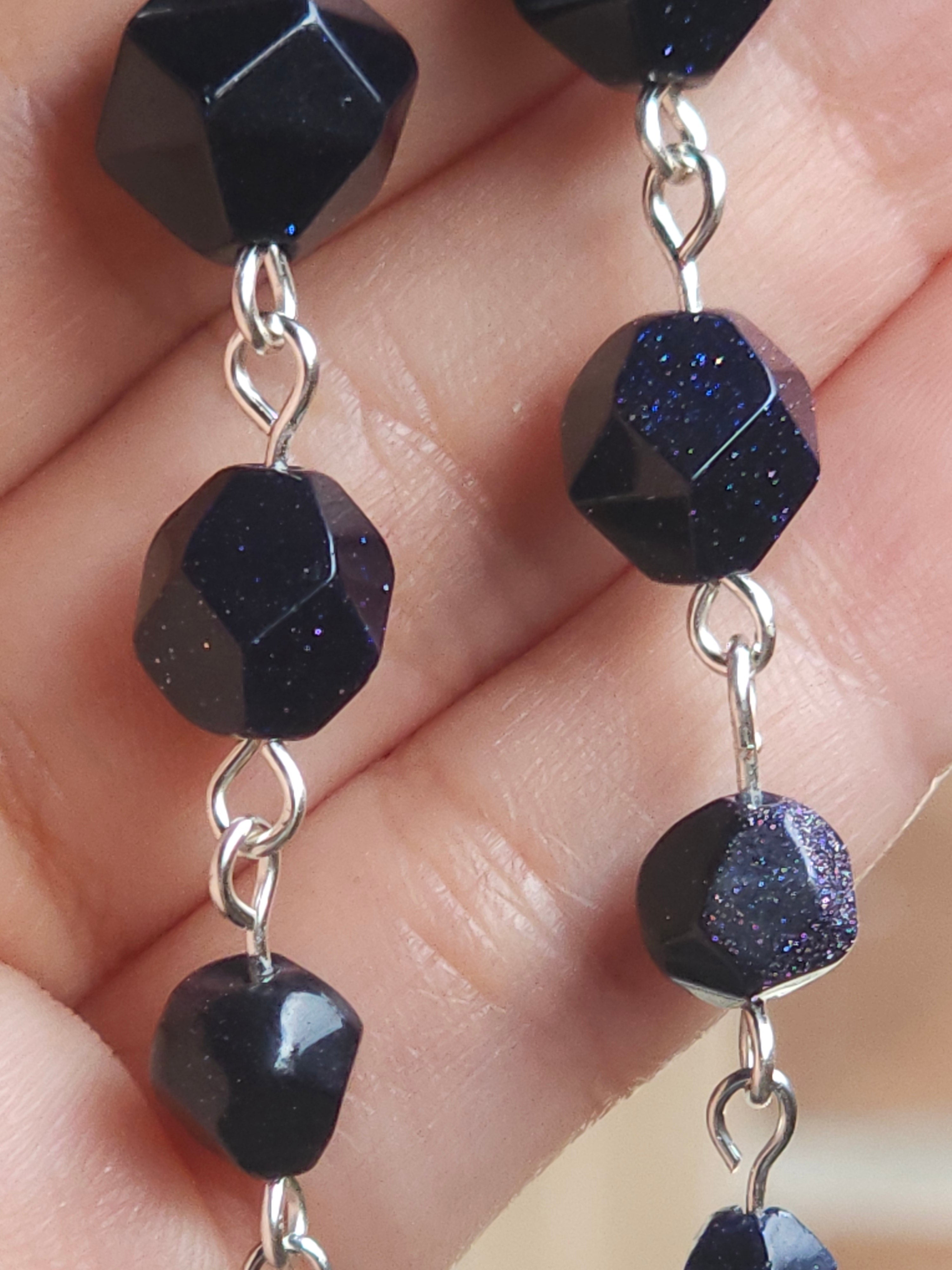 Blue sandstone dangle gauges