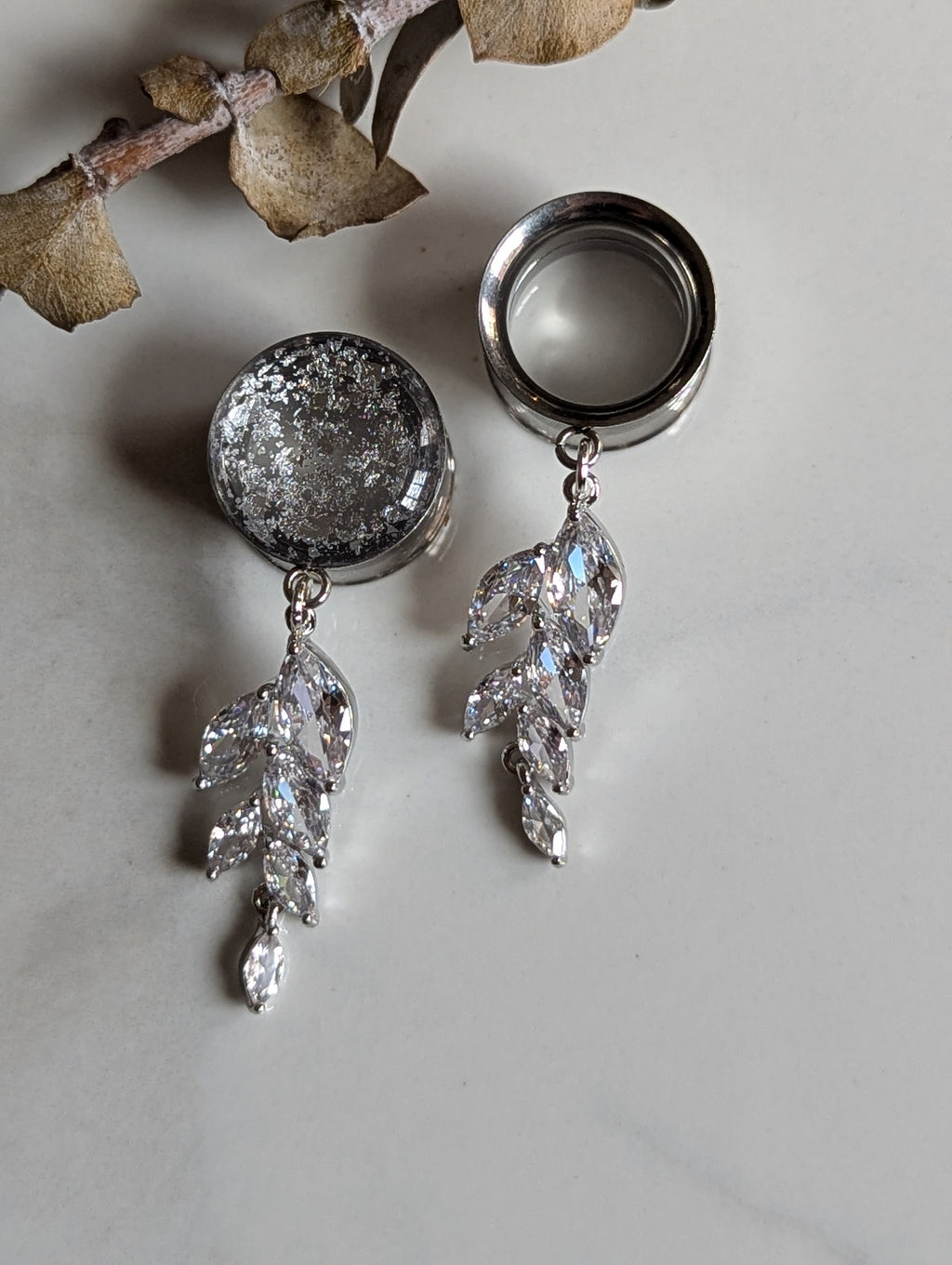 Crystal leaf dangle gauges